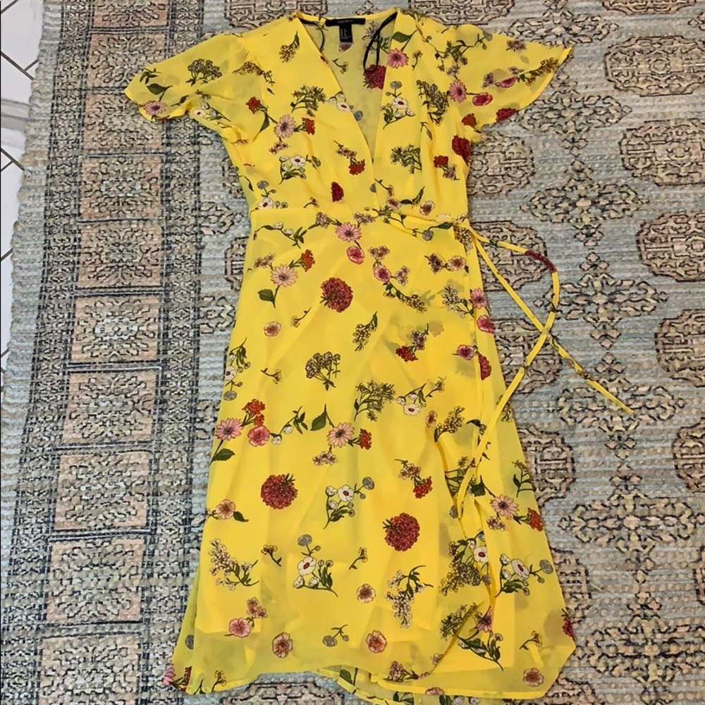 Forever 21 floral wrap dress size S